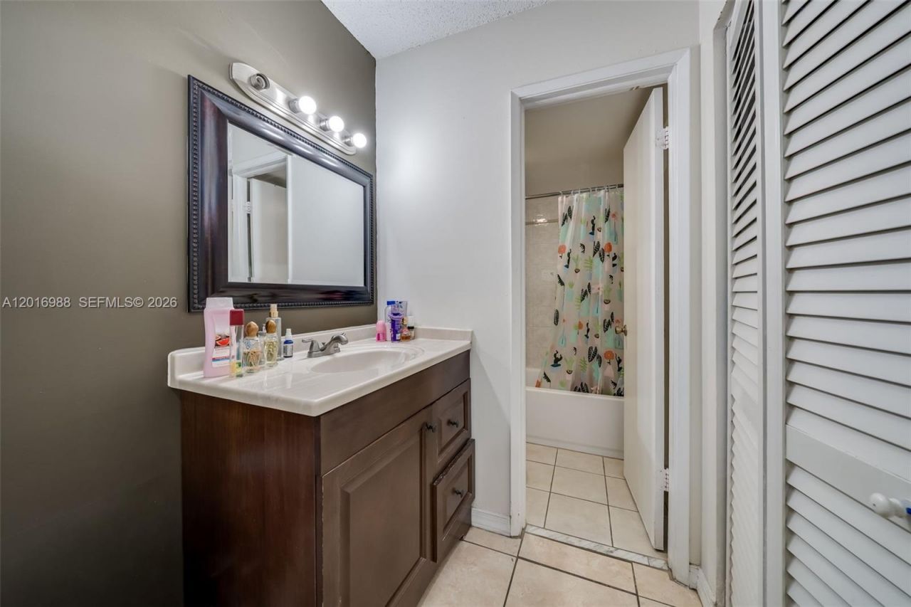 Please Call For Address, Unit 215, Miami, FL 33184 Photo