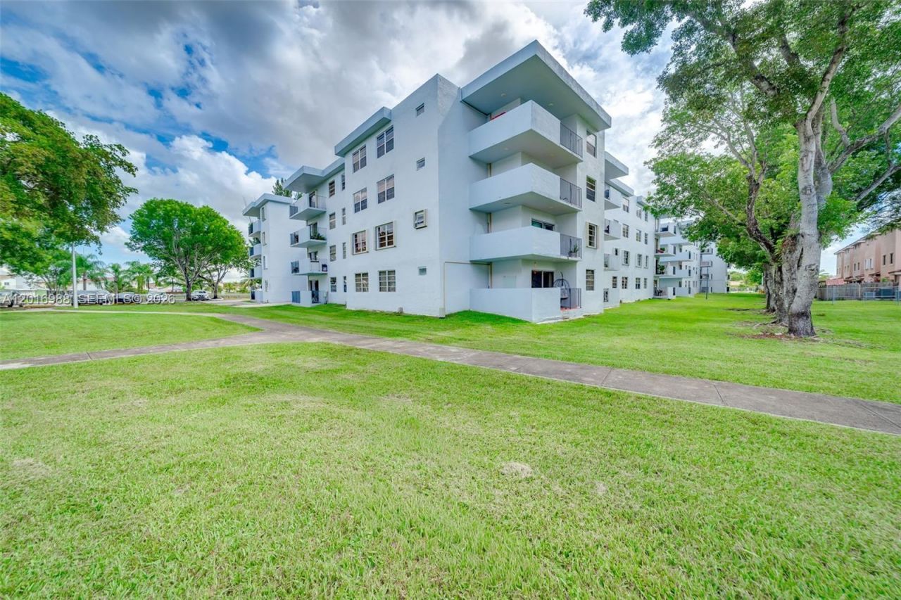 Please Call For Address, Unit 215, Miami, FL 33184 Photo