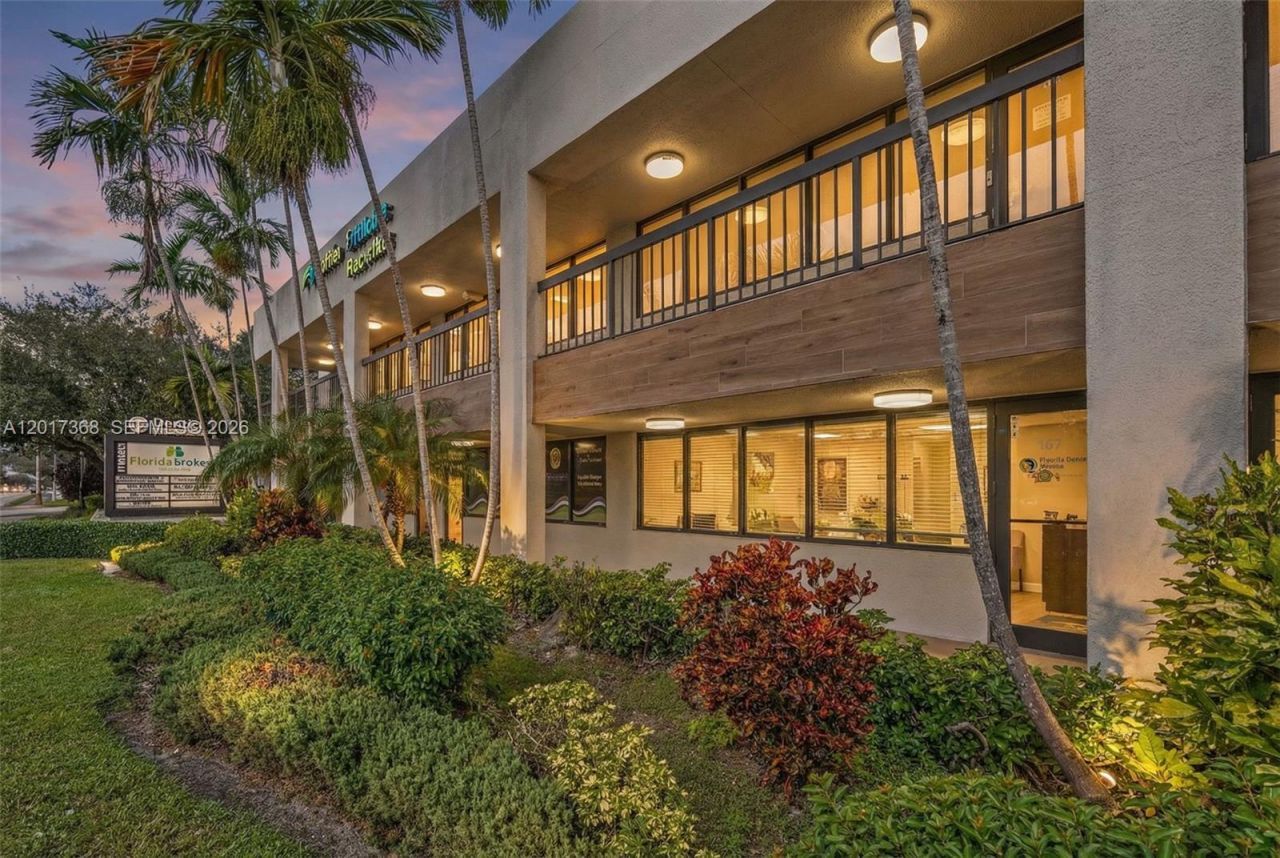 3595 Sheridan St , Unit 210, Hollywood, FL 33021 Photo