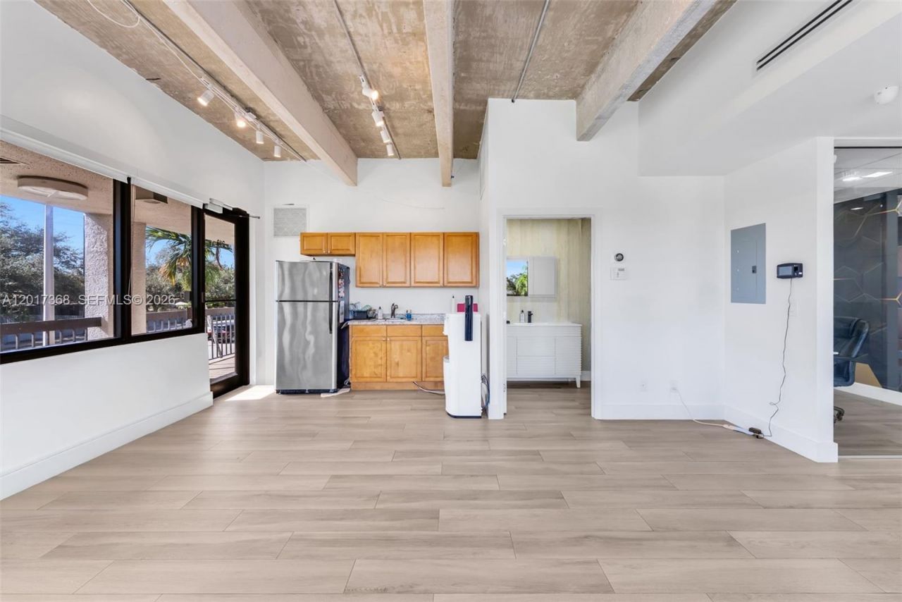 3595 Sheridan St , Unit 210, Hollywood, FL 33021 Photo