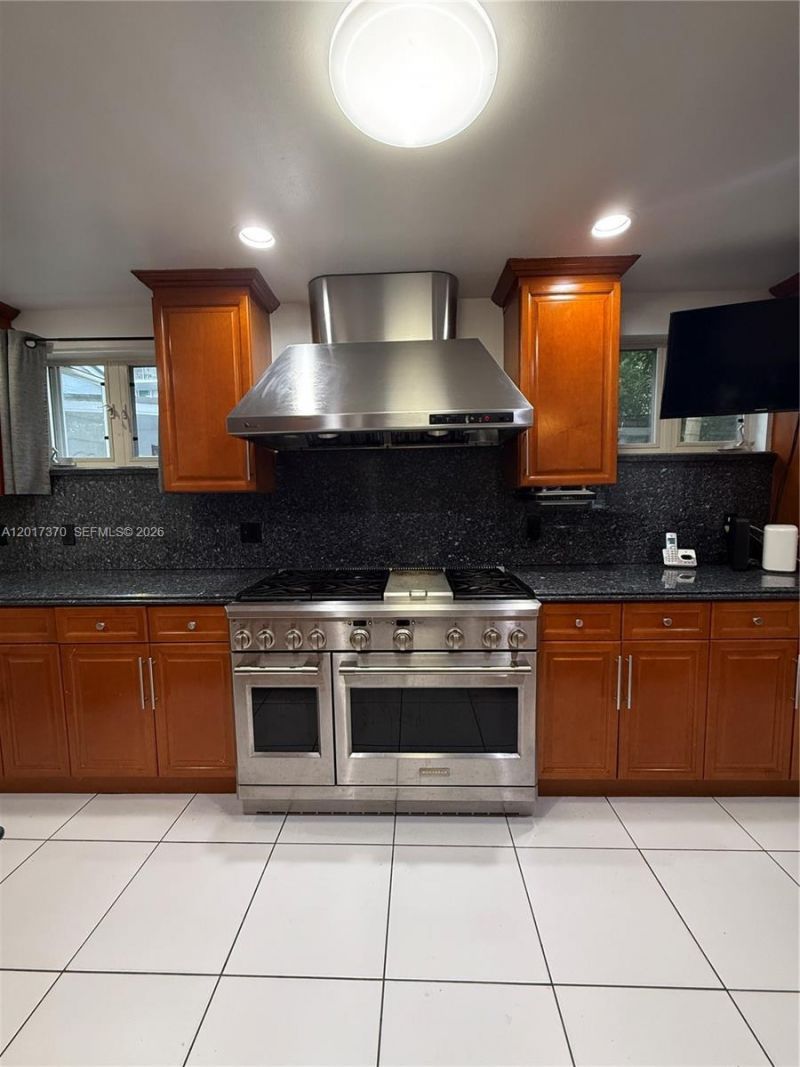 2232 SW 5th St, Miami, FL 33135 Photo