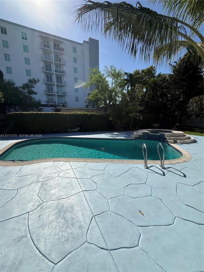 2232 SW 5th St, Miami, FL 33135 Photo