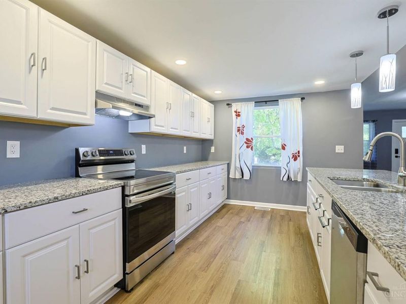 1277 Brushwood Avenue, Cincinnati, OH 45224 Photo 13