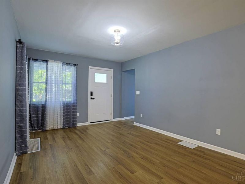 1277 Brushwood Avenue, Cincinnati, OH 45224 Photo 5