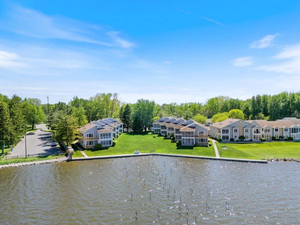 800 E Arthur Street, Unit 1A, Warsaw, IN 46580
