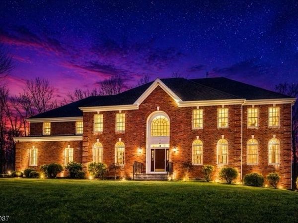5 Sherwood Ct, Randolph, NJ 07869