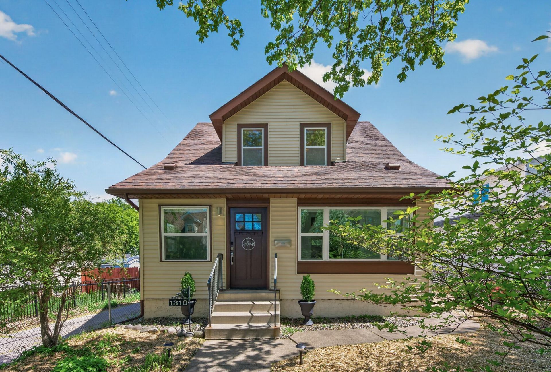1310 Thomas Avenue N, Minneapolis, MN 55411 Main Photo