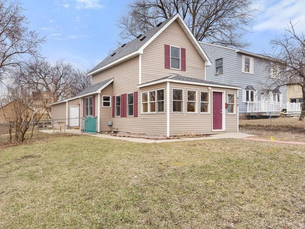 610 6th Avenue S, Hopkins, MN 55343