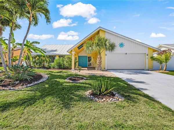 920 SE 33rd ST, CAPE CORAL, FL 33904