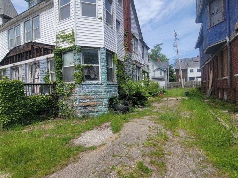 1737 Lakefront Avenue, East Cleveland, OH 44112 Photo 3