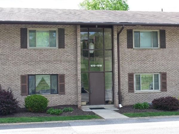 1014 Sanlin Dr, Moon Twp, PA 15108