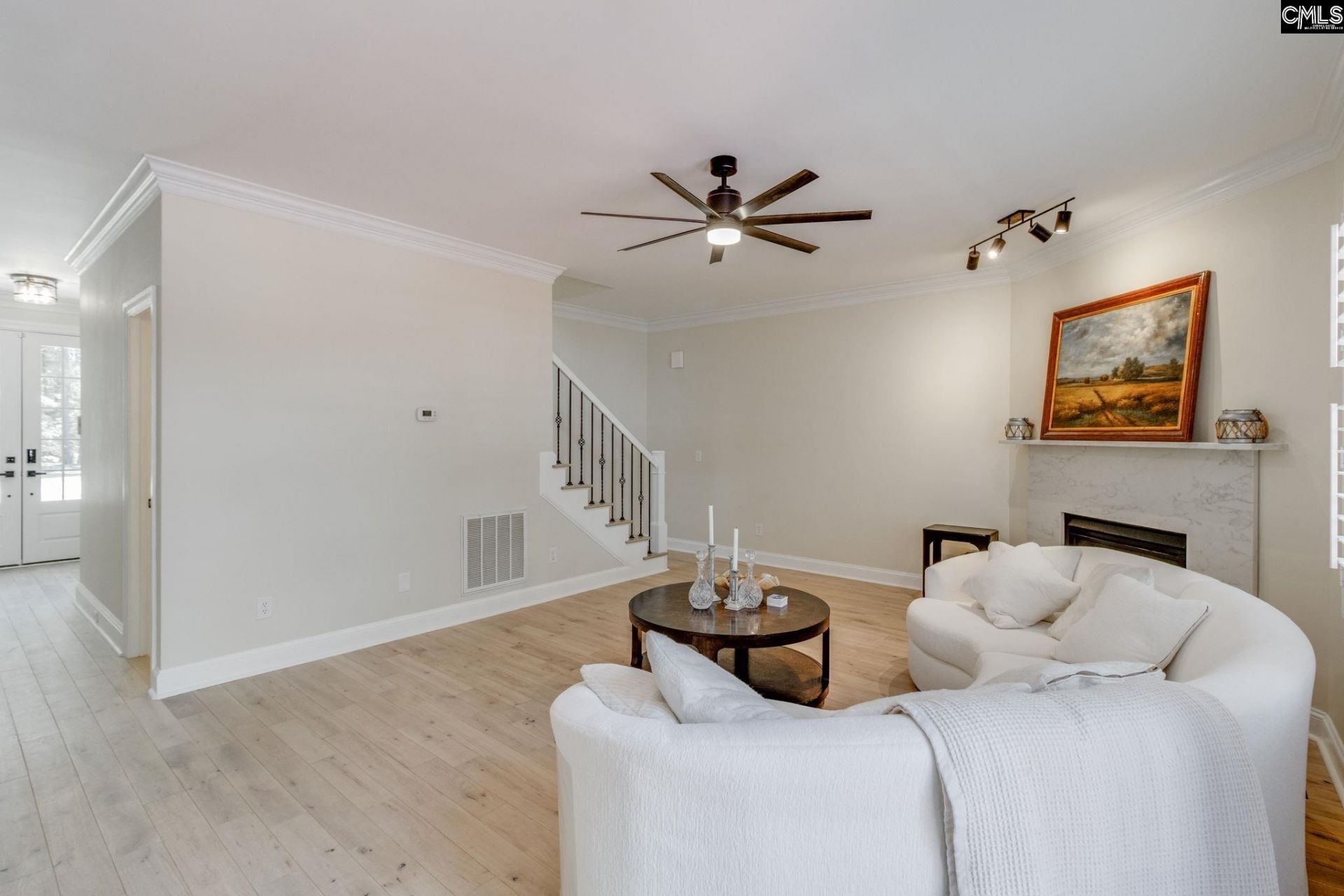 4 Holly Forest Court  Photo 19