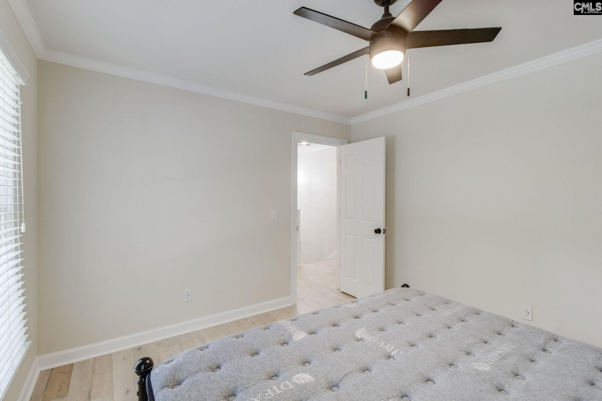 4 Holly Forest Court  Photo 32