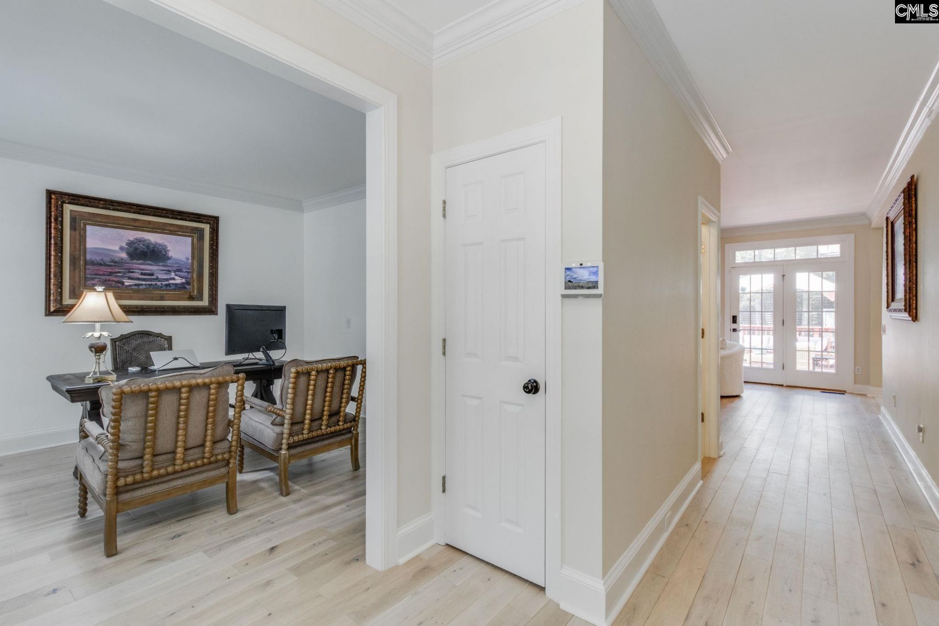 4 Holly Forest Court  Photo 6