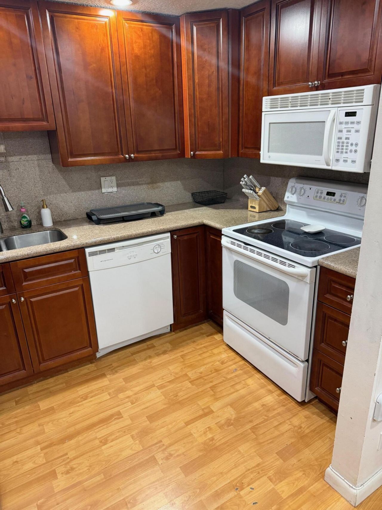 3720 Inverrary Drive, Unit 1f, Lauderhill, FL 33319 Photo
