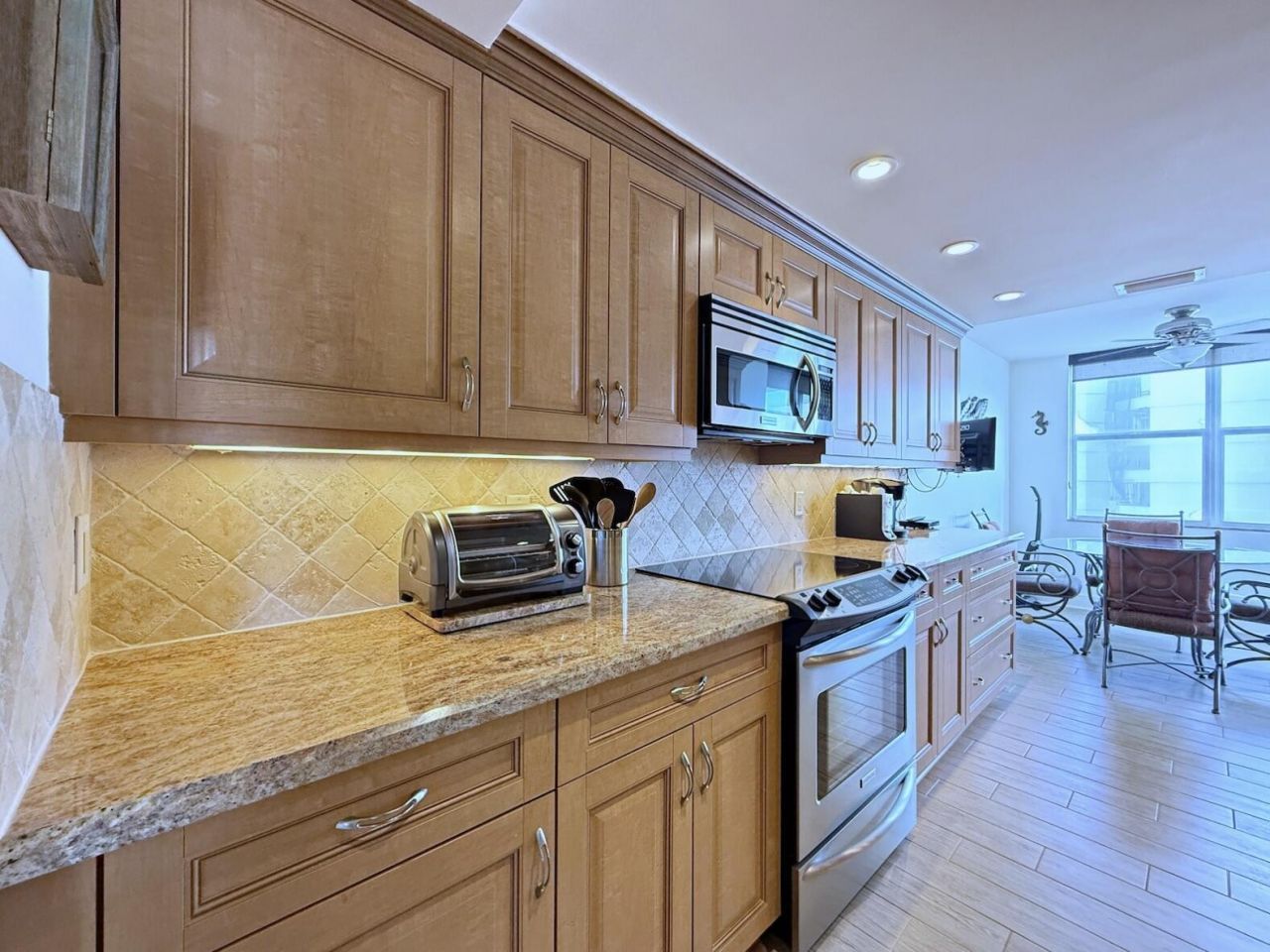 3546 S Ocean Boulevard, South Palm Beach, FL 33480 Photo
