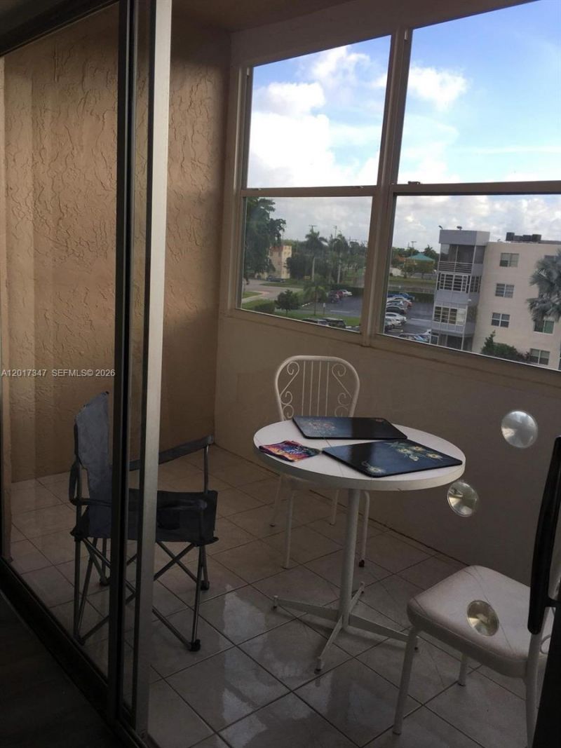 3050 E Sunrise Lakes Dr , Unit 402, Sunrise, FL 33322 Photo