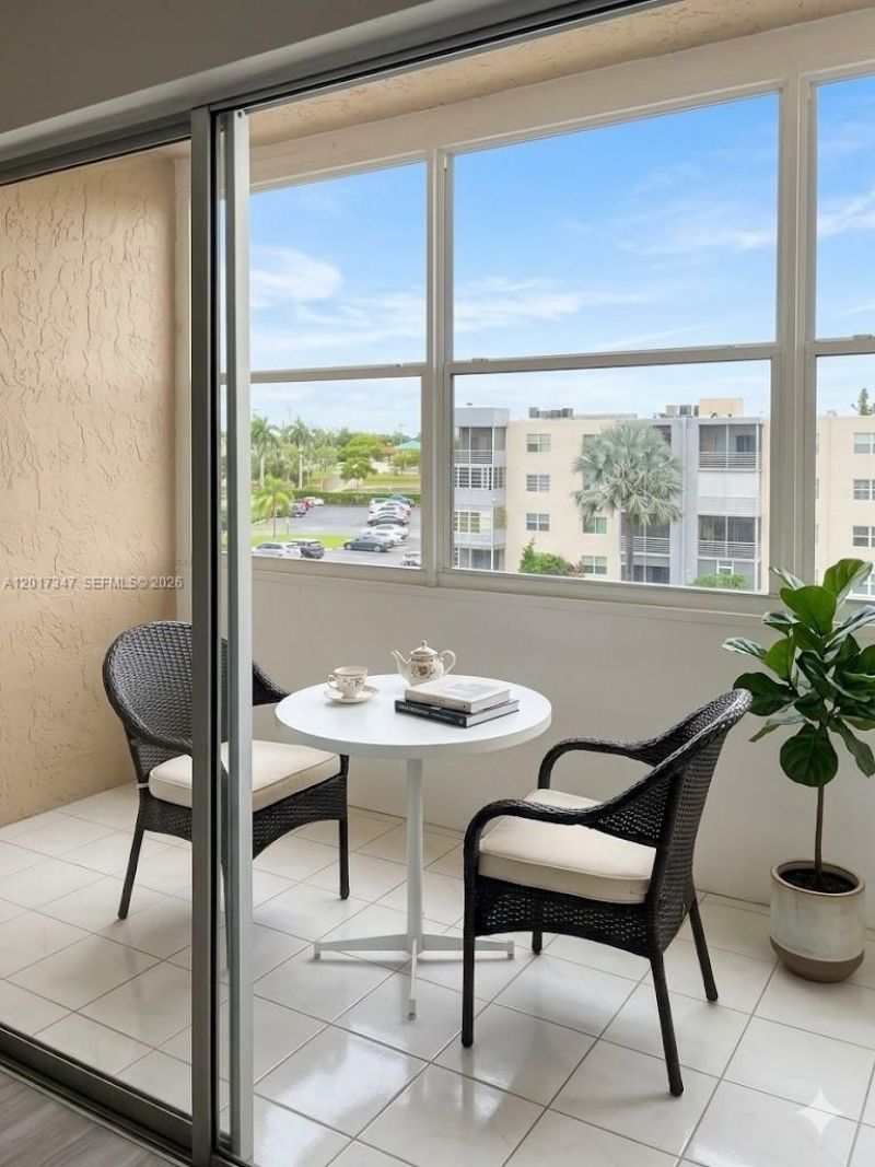 3050 E Sunrise Lakes Dr, Unit 402, Sunrise, FL 33322 Photo