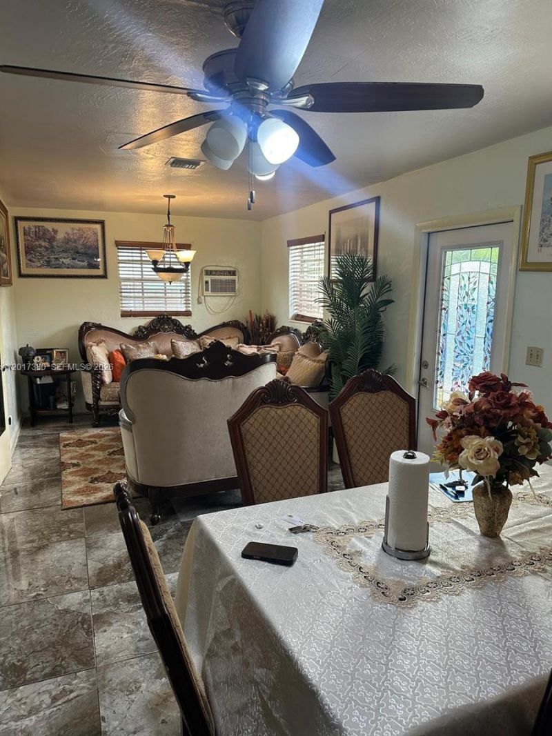 1560 NE 154th St, North Miami Beach, FL 33162 Photo