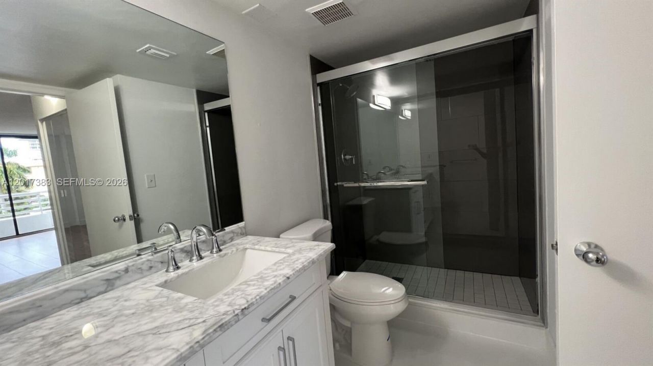 3300 NE 192nd St , Unit 910, Aventura, FL 33180 Photo