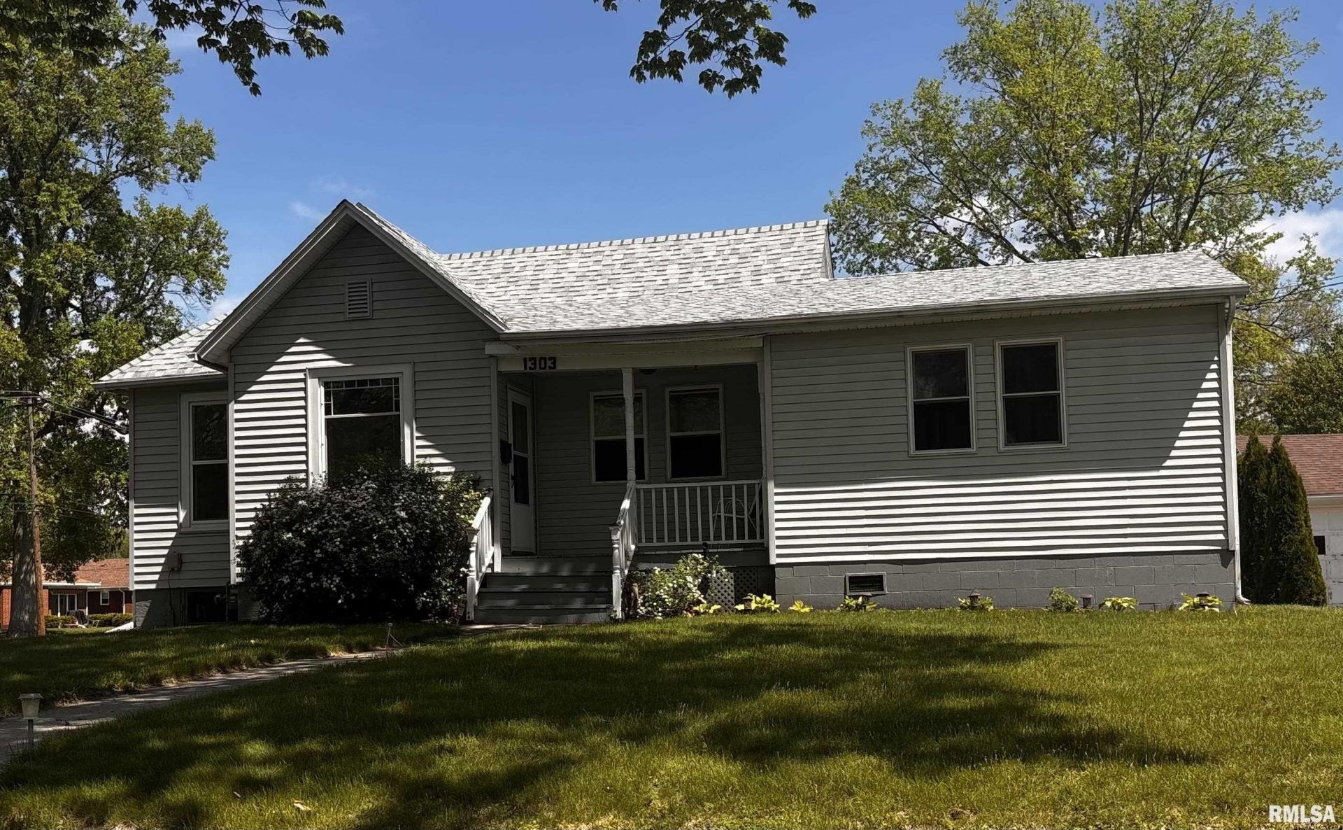 1303 N Kellogg Street, Galesburg, IL 61401 Main Photo
