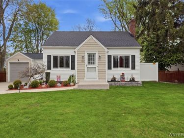 351 Ashford Avenue , Tonawanda, NY 14150