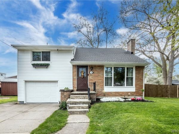105 Rose Avenue, West Seneca, NY 14224