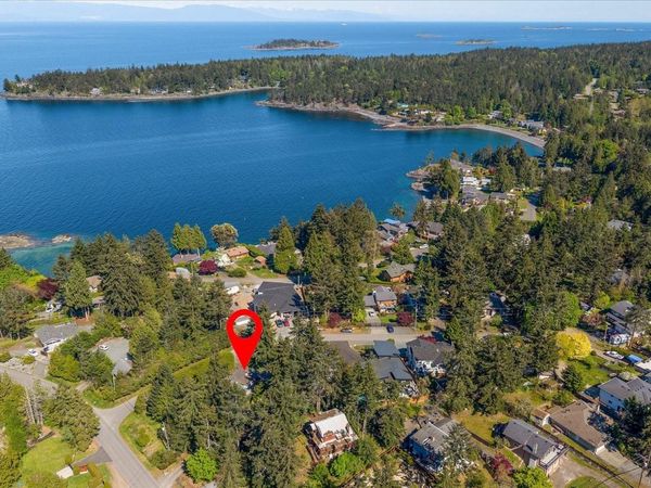 1531 The Bell Rd, Nanoose Bay, BC V9P 9B5