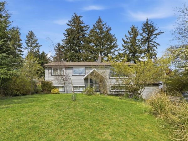 3082 McCauley Dr , Nanaimo, BC V9T 1V8