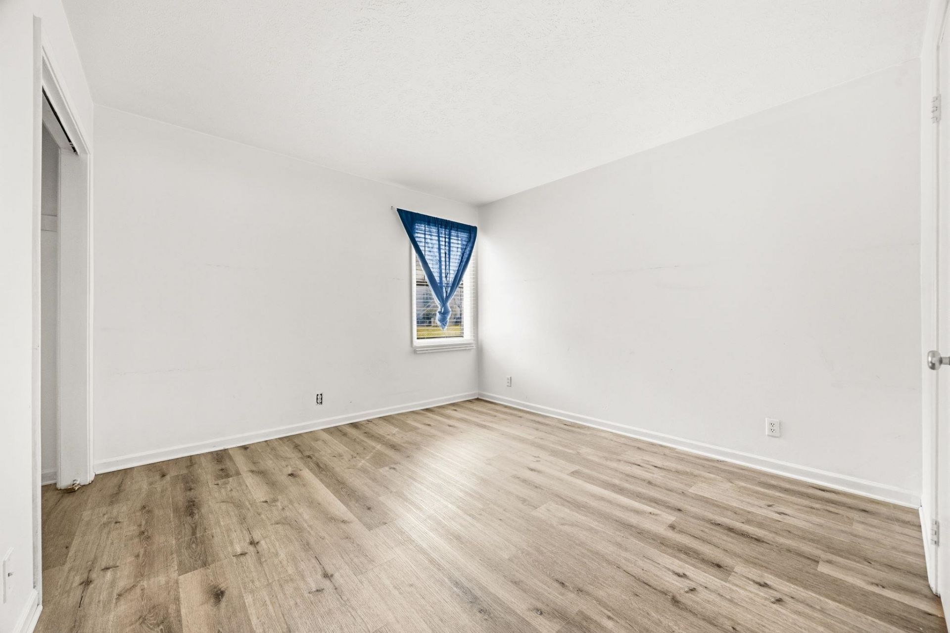 801 Burcale Rd.  Photo 23