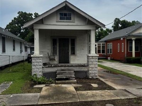 1118 CASA CALVO Street, New Orleans, LA 70114