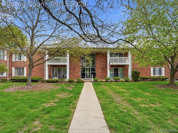 42231 Toddmark Lane, Clinton Twp, MI 48038