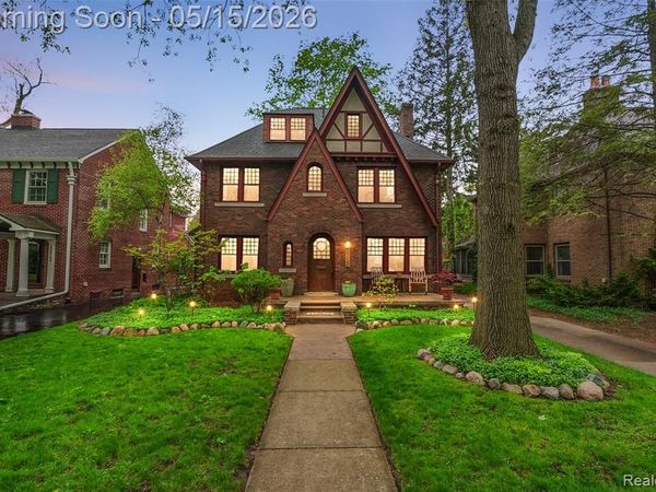 26329 York Road, Huntington Woods, MI 48070