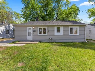 34113 Caspian Court, Westland, MI 48186