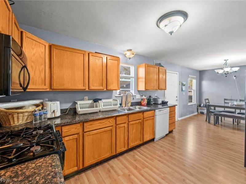12505 Grimsby Avenue, Cleveland, OH 44135 Photo 14