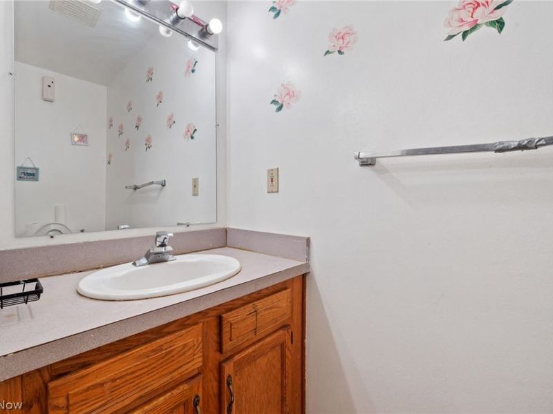 12505 Grimsby Avenue, Cleveland, OH 44135 Photo 17