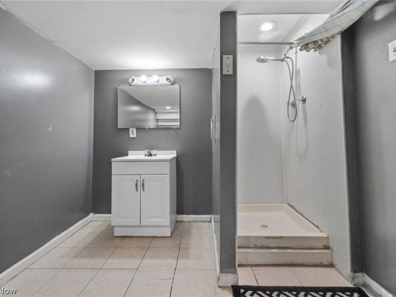 12505 Grimsby Avenue, Cleveland, OH 44135 Photo 32