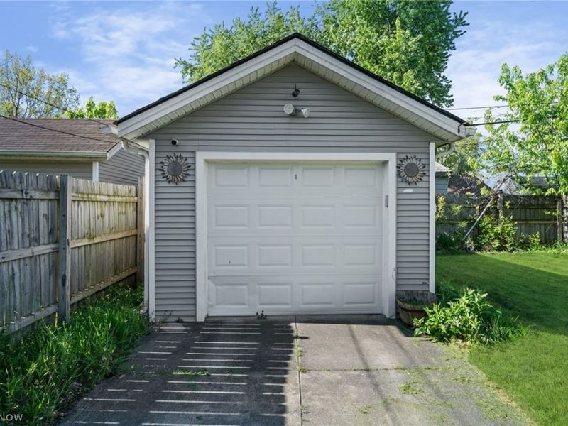 12505 Grimsby Avenue, Cleveland, OH 44135 Photo 38