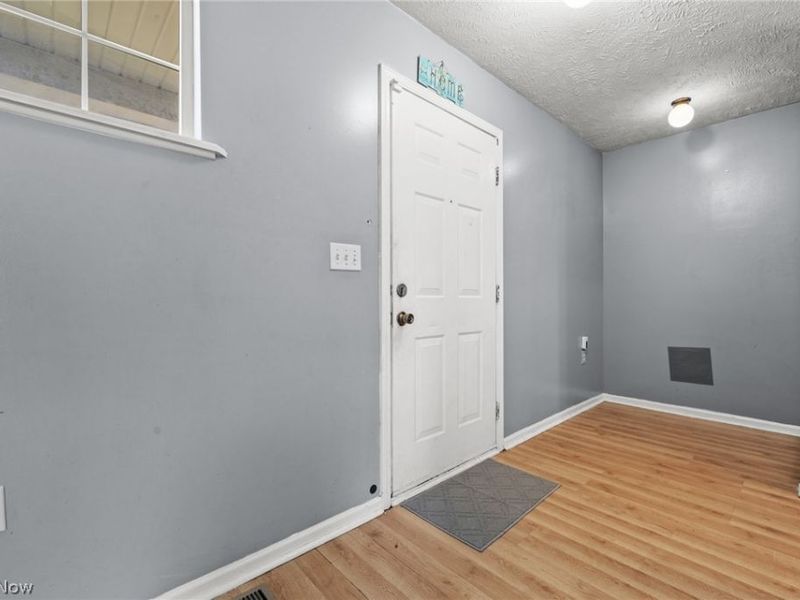 12505 Grimsby Avenue, Cleveland, OH 44135 Photo 4