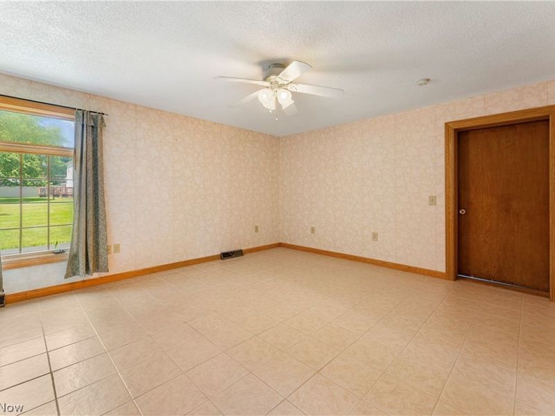 218 Bonnett Street SW, North Canton, OH 44720 Photo 19