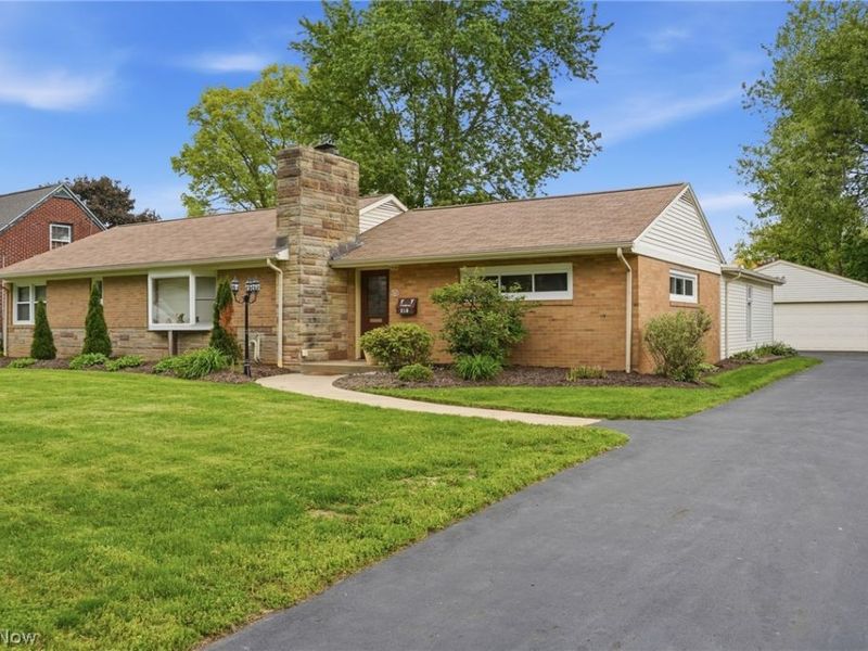 218 Bonnett Street SW, North Canton, OH 44720 Photo 2