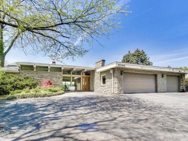 2100 Valley Lo Lane, Glenview, IL 60025