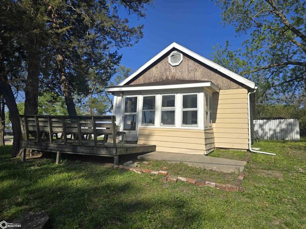 612 S Division Street, Creston, IA 50801