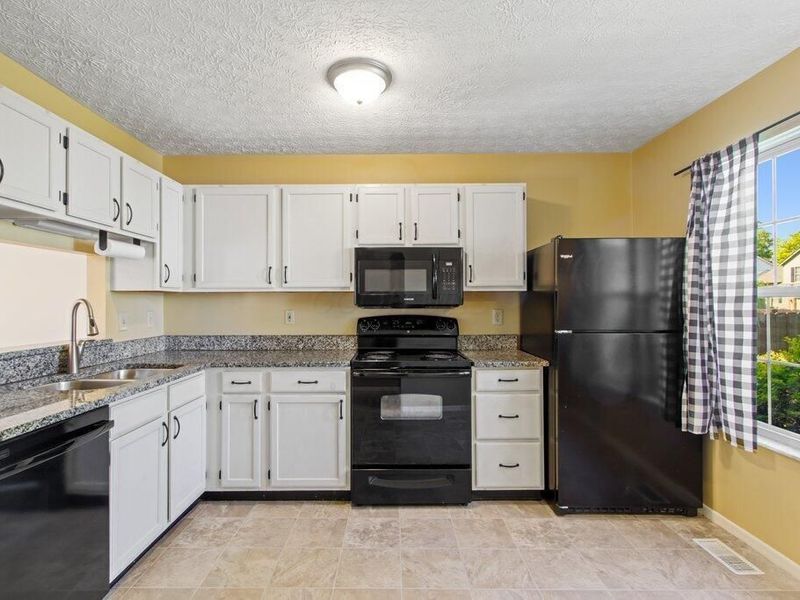 1148 Wexford Green Boulevard, Columbus, OH 43228 Photo 14