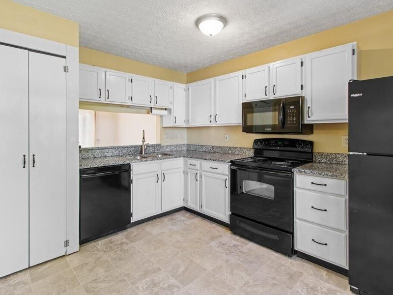1148 Wexford Green Boulevard, Columbus, OH 43228 Photo 15