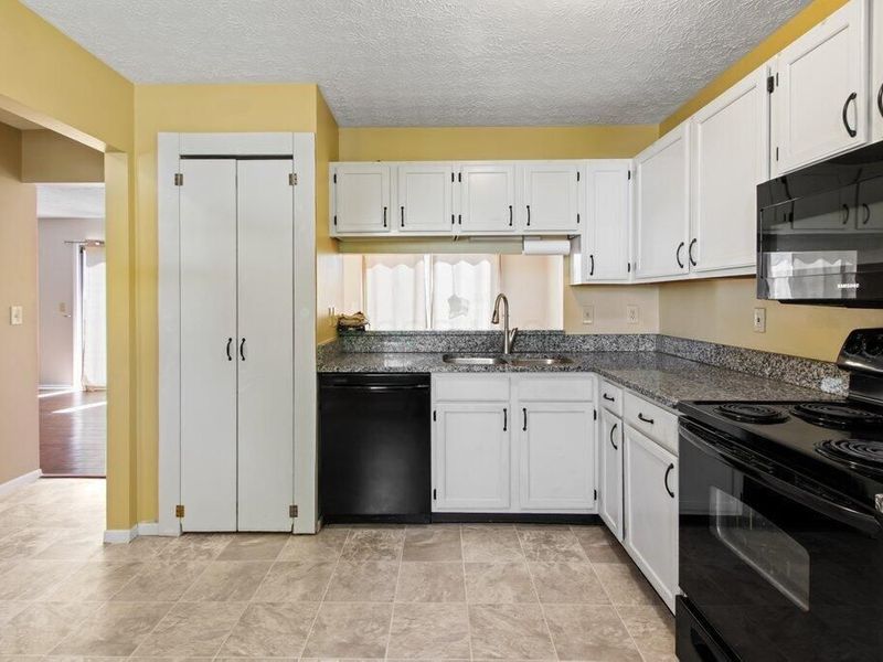 1148 Wexford Green Boulevard, Columbus, OH 43228 Photo 16