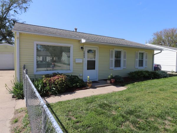 1009 HIATT Street, CARTER LAKE, IA 51510