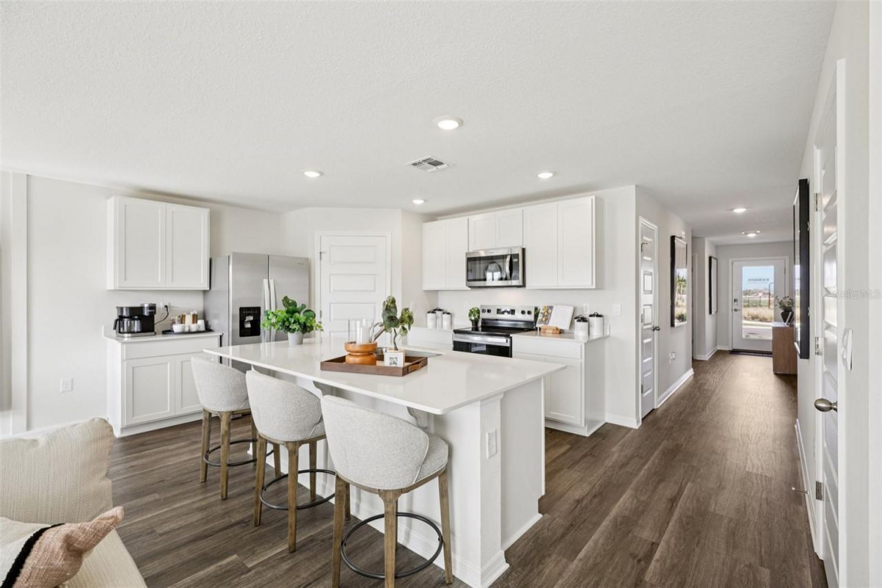 215 Skyfield Court , Lady Lake, FL 32159 Photo