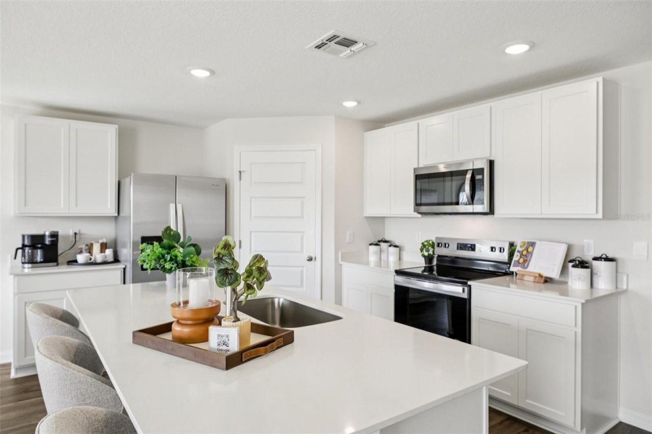 215 Skyfield Court , Lady Lake, FL 32159 Photo