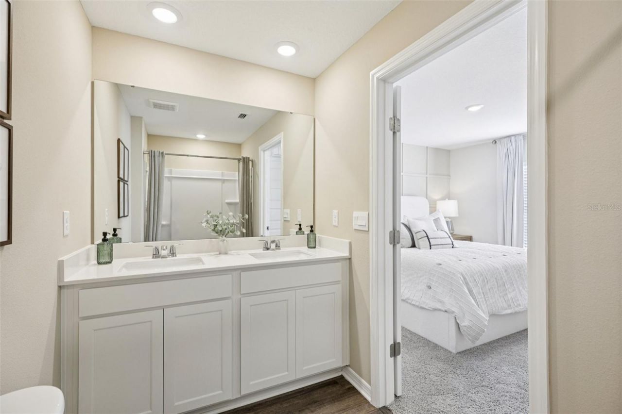 215 Skyfield Court , Lady Lake, FL 32159 Photo